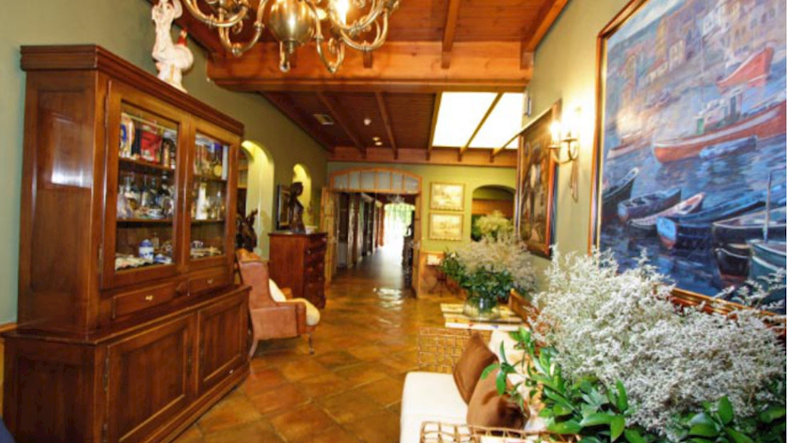 Elegancia, sofisticación,tradicionalidad e innovación para ofrecerte el más exclusivo servicio.