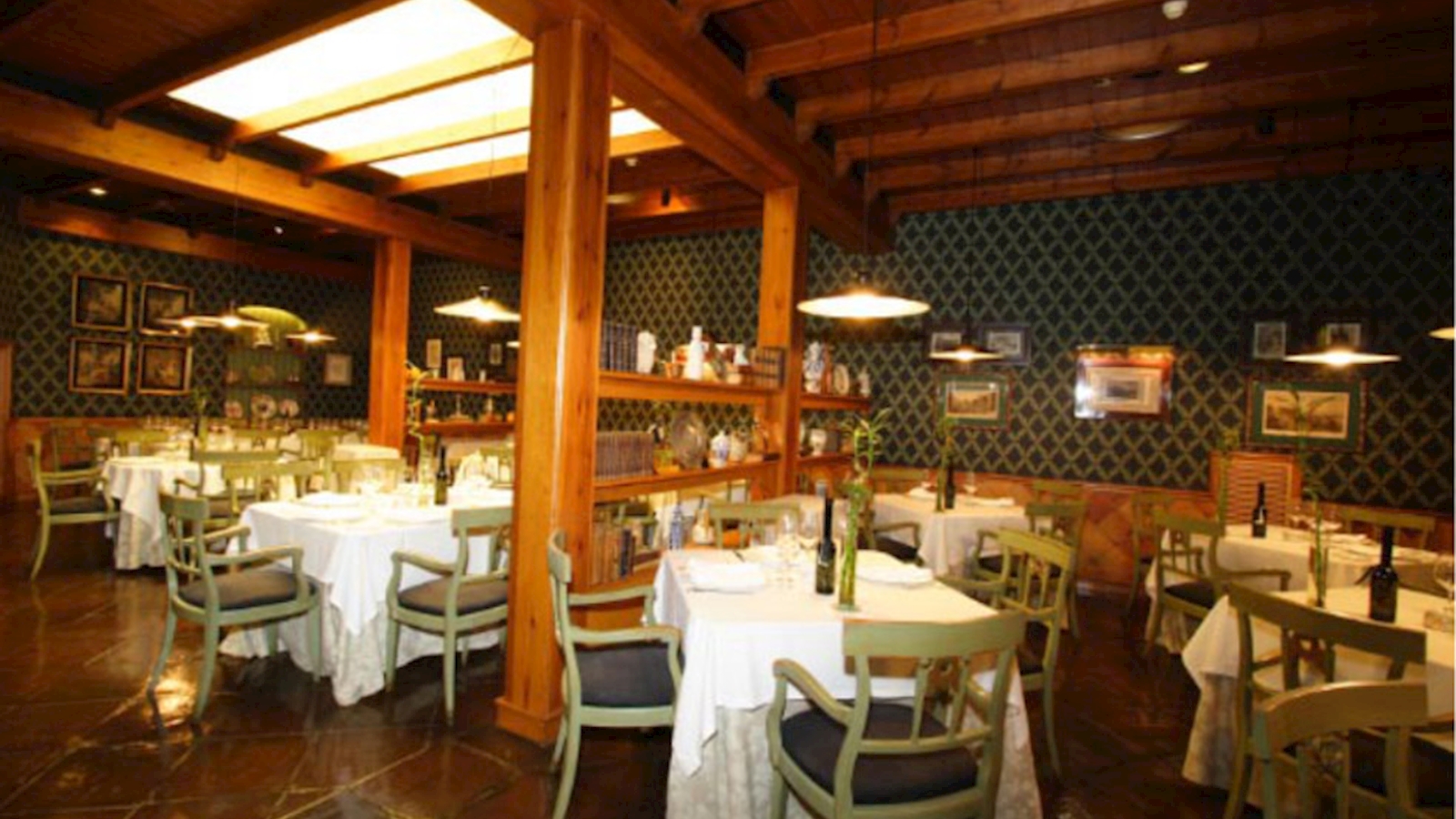 Elegancia, sofisticación,tradicionalidad e innovación para ofrecerte el más exclusivo servicio.