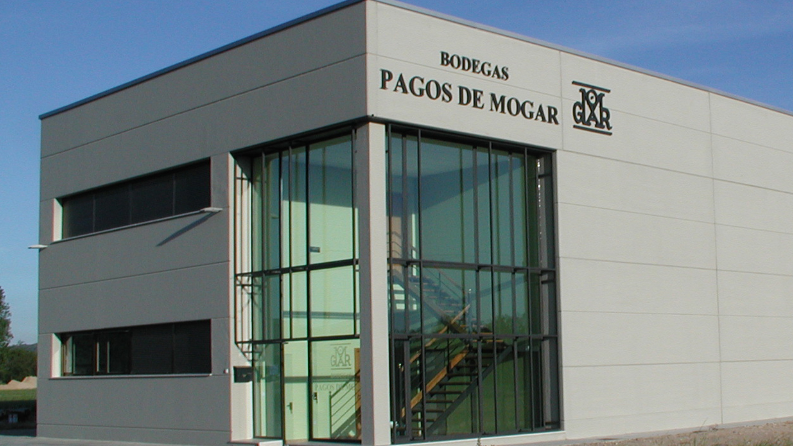 Fachada principal en Valbuena de Duero (Valladolid)